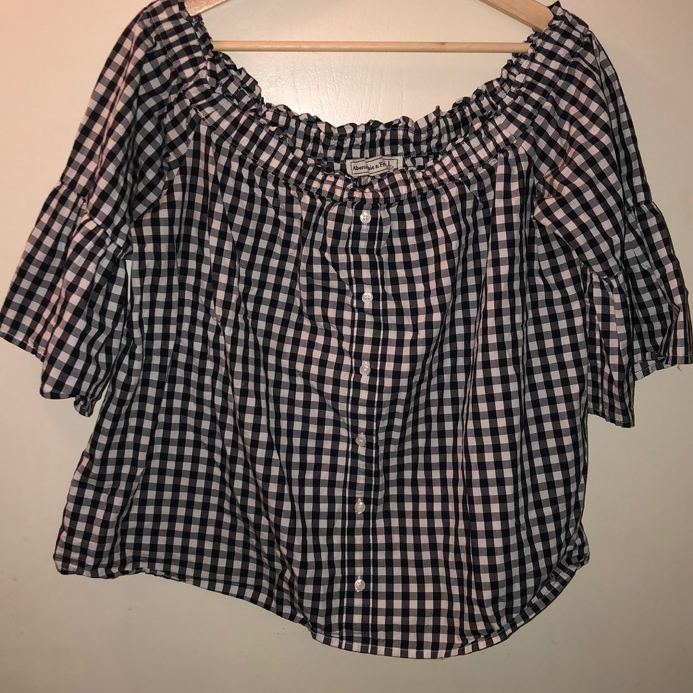 Abercrombie & Fitch 3/4 length sleeve blouse.
